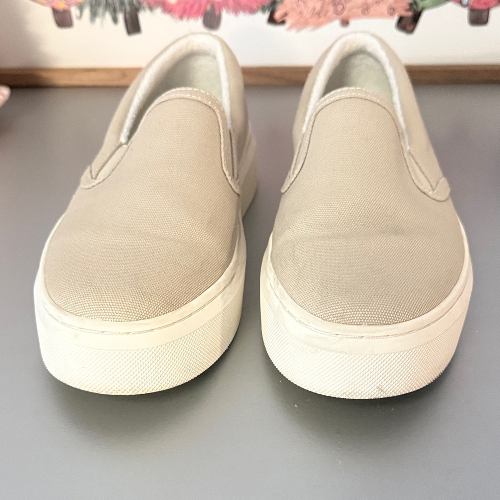 Abeo Women's Tan Slip-On Sneakers Size 9.5 - Picture 2 of 8
